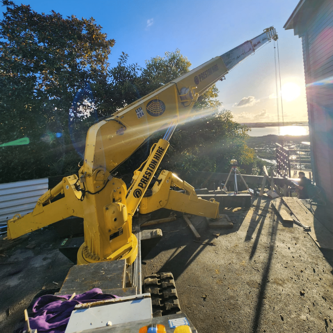 The Advantages of Using Mini Construction Cranes on SmallScale